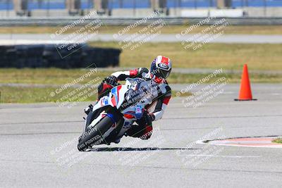 media/Apr-23-2022-Fastrack Riders (Sat) [[cb2d6ae73d]]/LEVEL 4/1PM TURN 6 OUTSIDE/